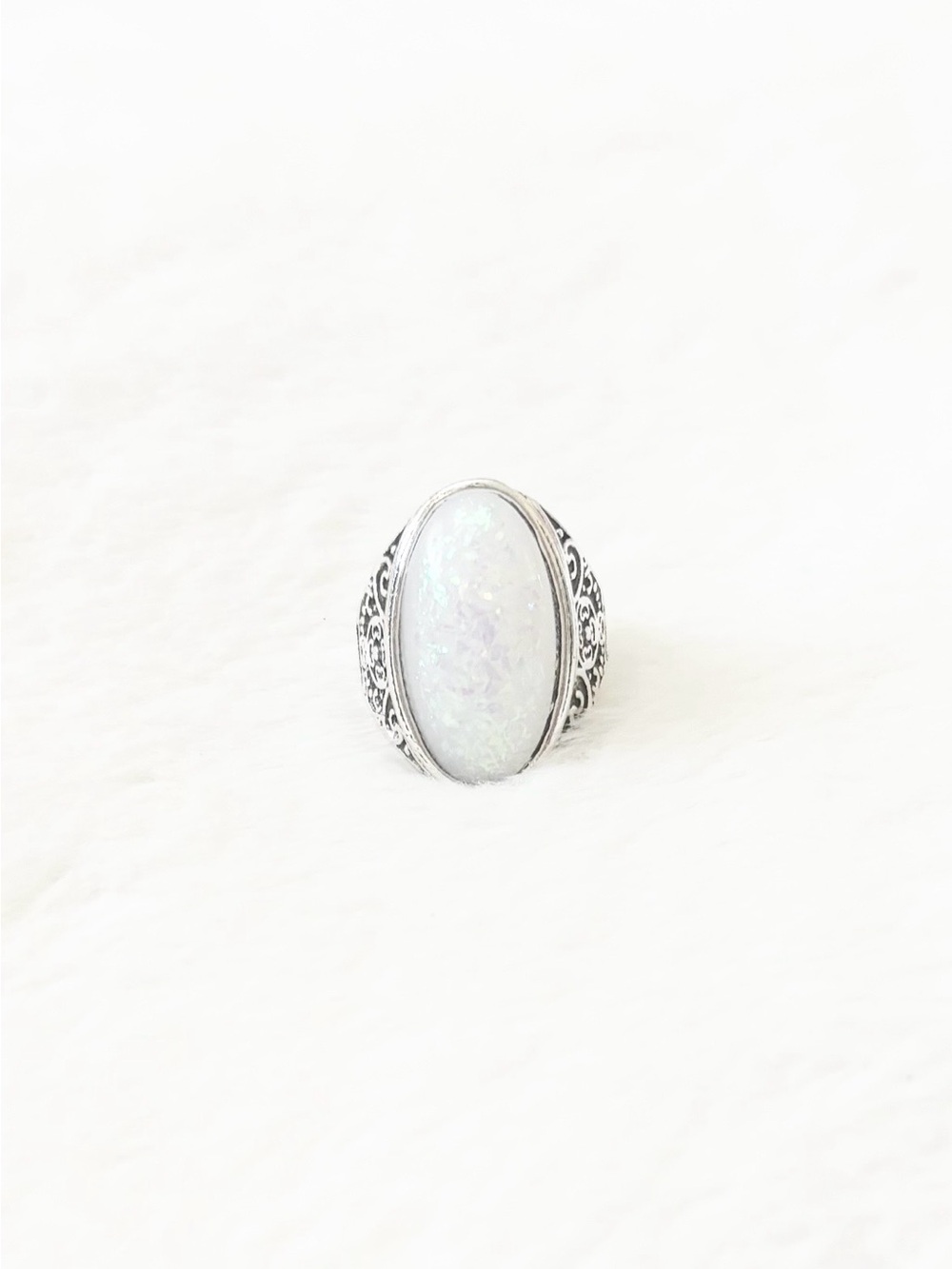 5/$15 🩷 MUST BUNDLE Silver Filigree Ring with White Opal Cabochon